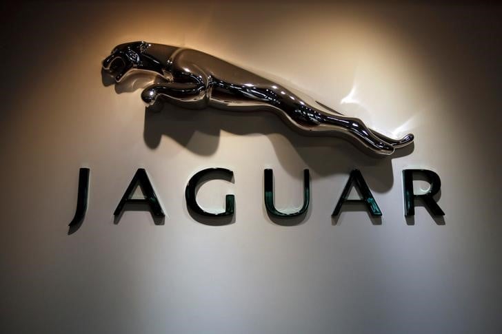 Jaguar land rover teste sa premiere voiture autonome