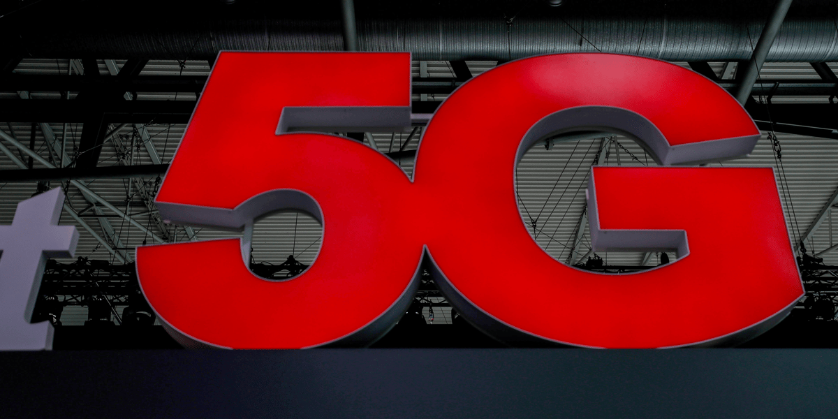 Des industriels ont exprimé la crainte que la bataille à quatre opérateurs ne gonfle les coûts et compromette leur capacité à investir les milliards nécessaires à la construction des réseaux 5G, comme ce fut le cas lors de coûteuses enchères en Italie l'année dernière.