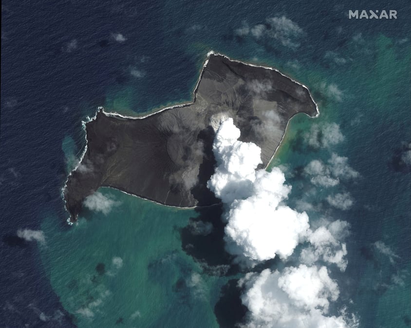 Trois deces et d'importants degats dans les iles tonga, coupees du monde