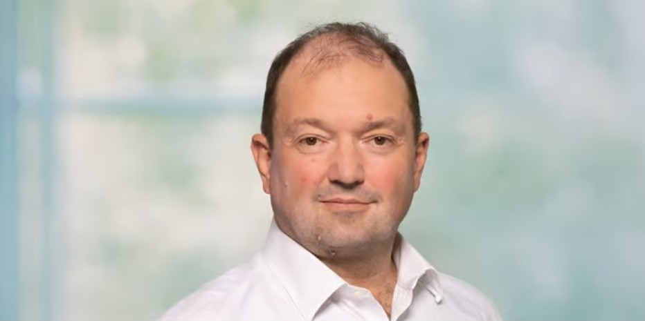 Olivier Lluansi appelle à un sursaut politique pour soutenir et sauver l'industrie française.