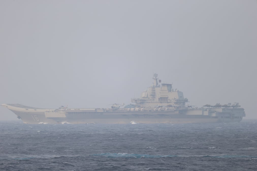 Un groupe aeronaval chinois mene des exercices pres de taiwan, dit pekin