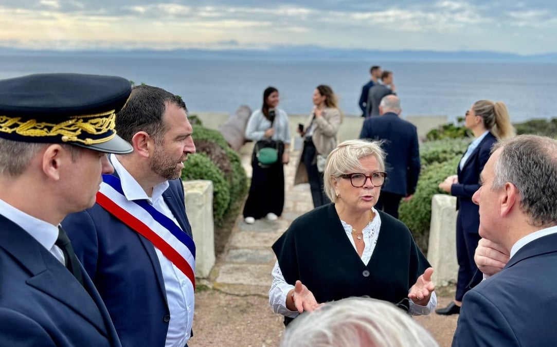 En visite pour trois jours en Corse, Catherine Vautrin a confirmé le calendrier du processus d'autonomie, avec un vote à l'automne et une sacralisation au Congrès de Versailles en 2025.