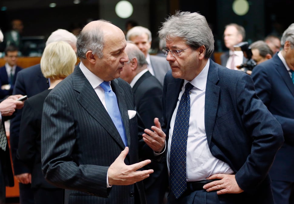 La perspective du sommet de minsk plane sur la reunion des ministres des affaires etrangeres de l’ue
