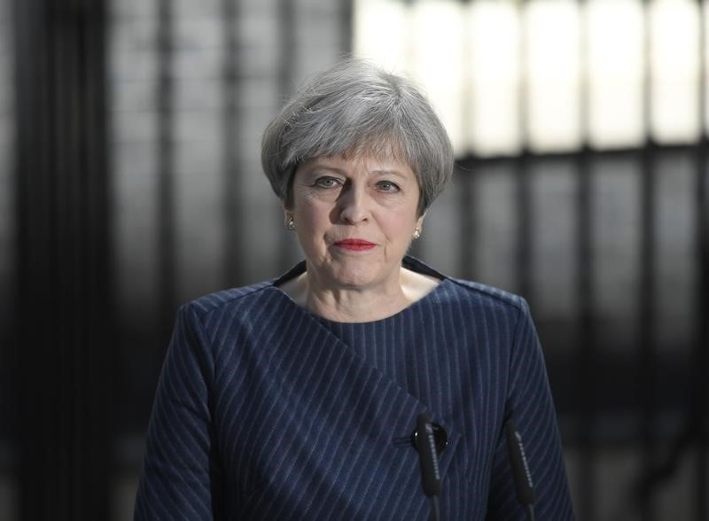 Theresa may veut organiser des elections anticipees le 8 juin
