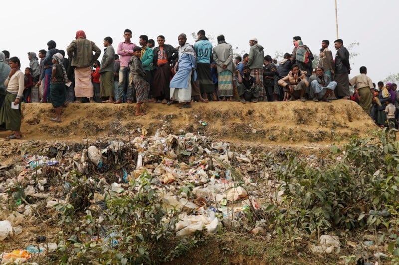 Une premiere famille de rohingyas rapatriee en birmanie