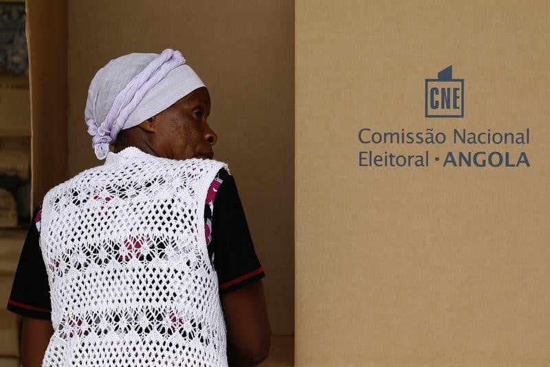 Le parti au pouvoir en angola largement en tete des estimations