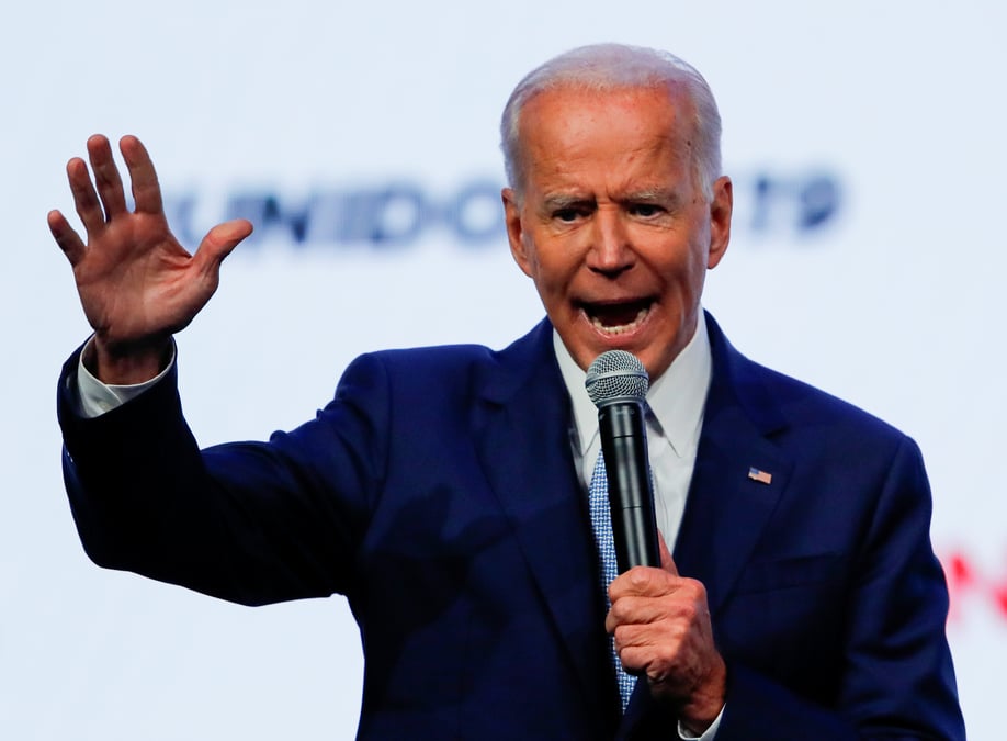 Biden fait la course en tete devant sanders en vue de la primaire democrate