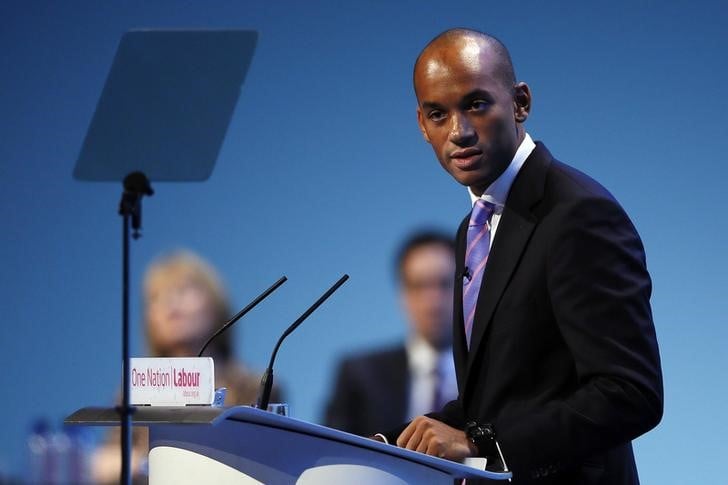 Chuka umunna renonce a briguer la direction du labour britannique