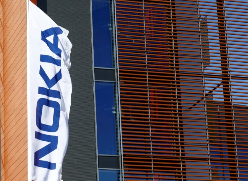 Nokia veut supprimer jusqu'a 310 postes et arrete sa camera 3d