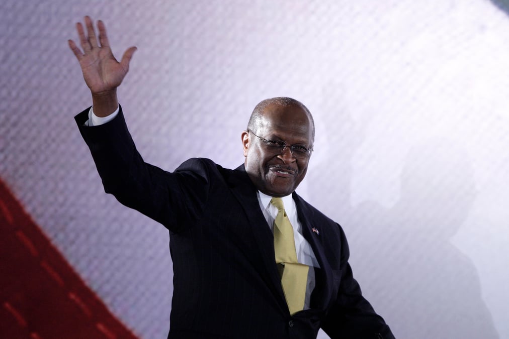 Trump pense a l'homme d'affaires herman cain pour la fed