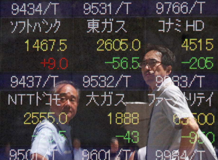 Tokyo termine en baisse