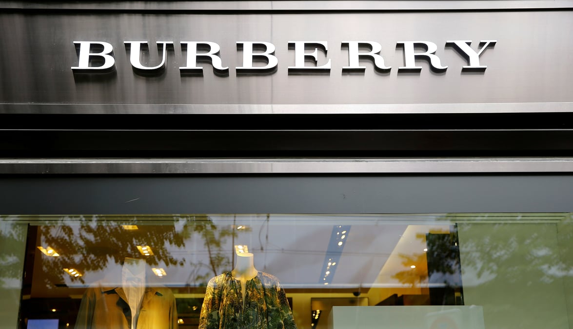 Burberry nomme le patron de versace au poste de dg
