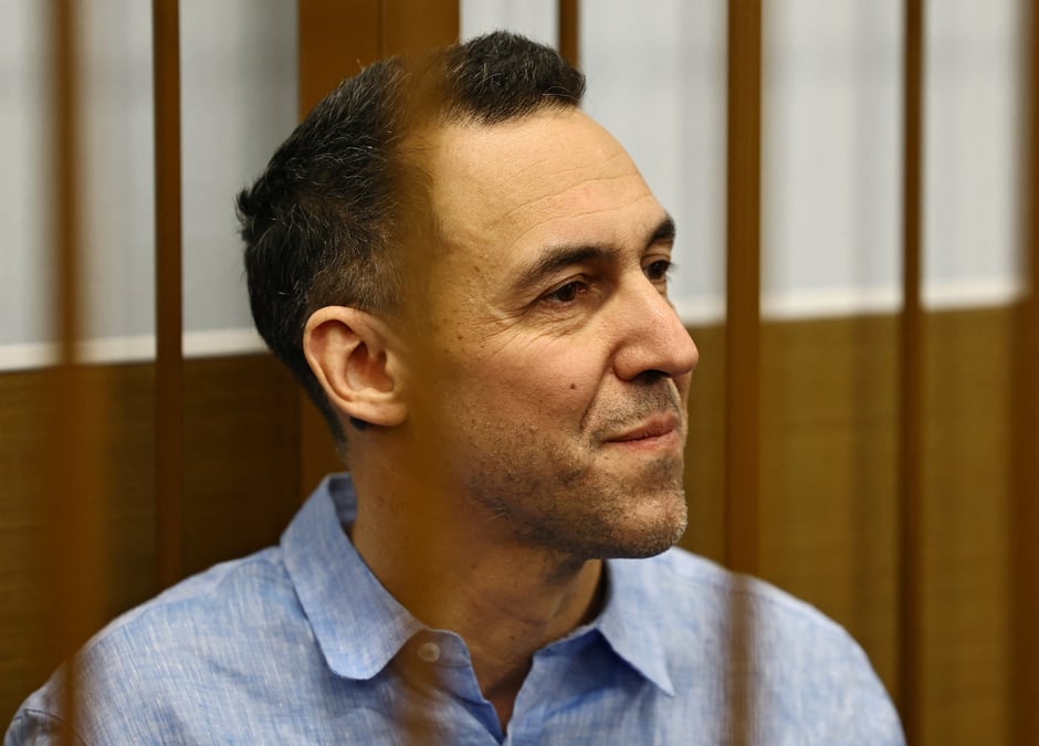 Le chercheur francais laurent vinatier avant une audience au tribunal a moscou
