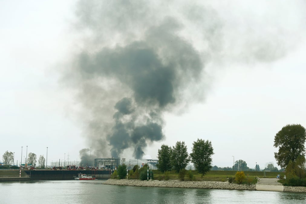 Un mort apres des explosions dans deux sites de basf en allemagne