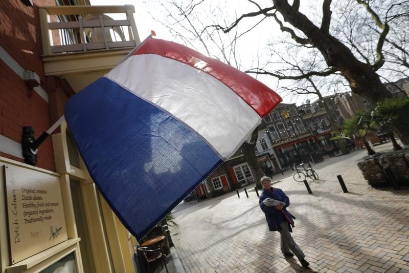 Accord de coalition aux pays-bas au terme de negociations-marathon