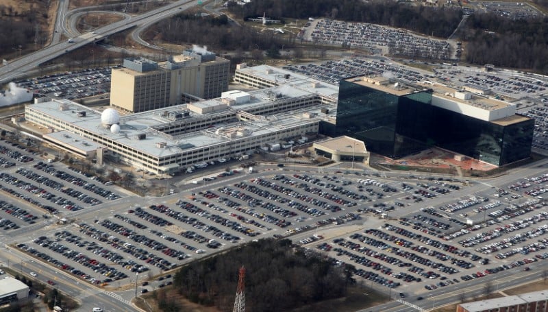 Usa: un ex-employe de la nsa admet avoir pris des documents classifies