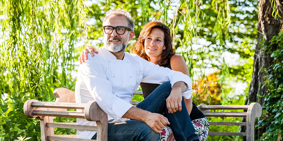 Le chef cuisinier Massimo Bottura et sa femme, Lara Gilmore, à la Casa Maria Luigia, leur maison d’hôtes à Modène.