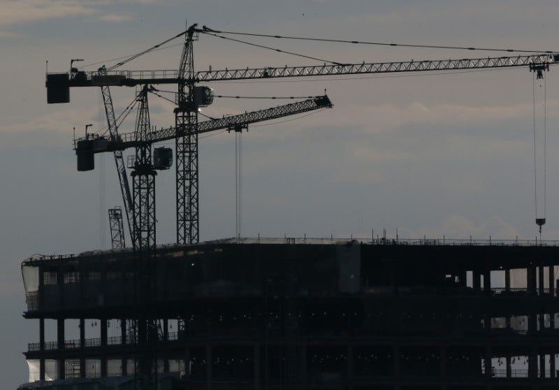 La croissance britannique estimee a 0,5% au 4e trimestre et a 2,0% sur 2016