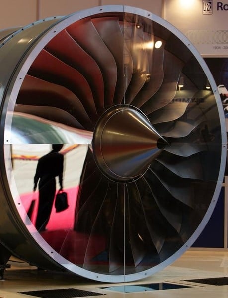 Les profits semestriels de rolls-royce reculent de 32%