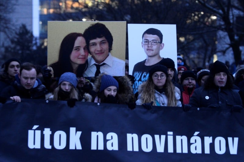 Manifestation a bratislava en hommage au journaliste slovaque assassine