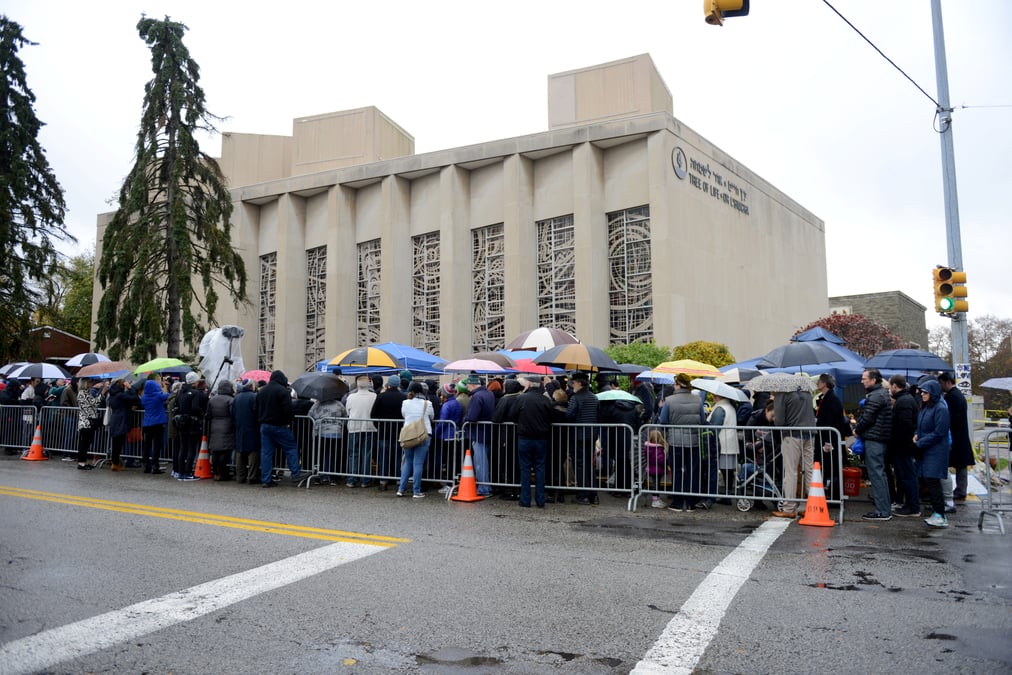 Usa: le tireur de la synagogue de pittsburgh plaide non coupable de nouvelles charges