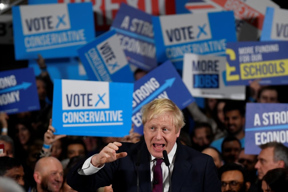 Grande bretagne: les ultimes sondages predisent une petite majorite pour les tories