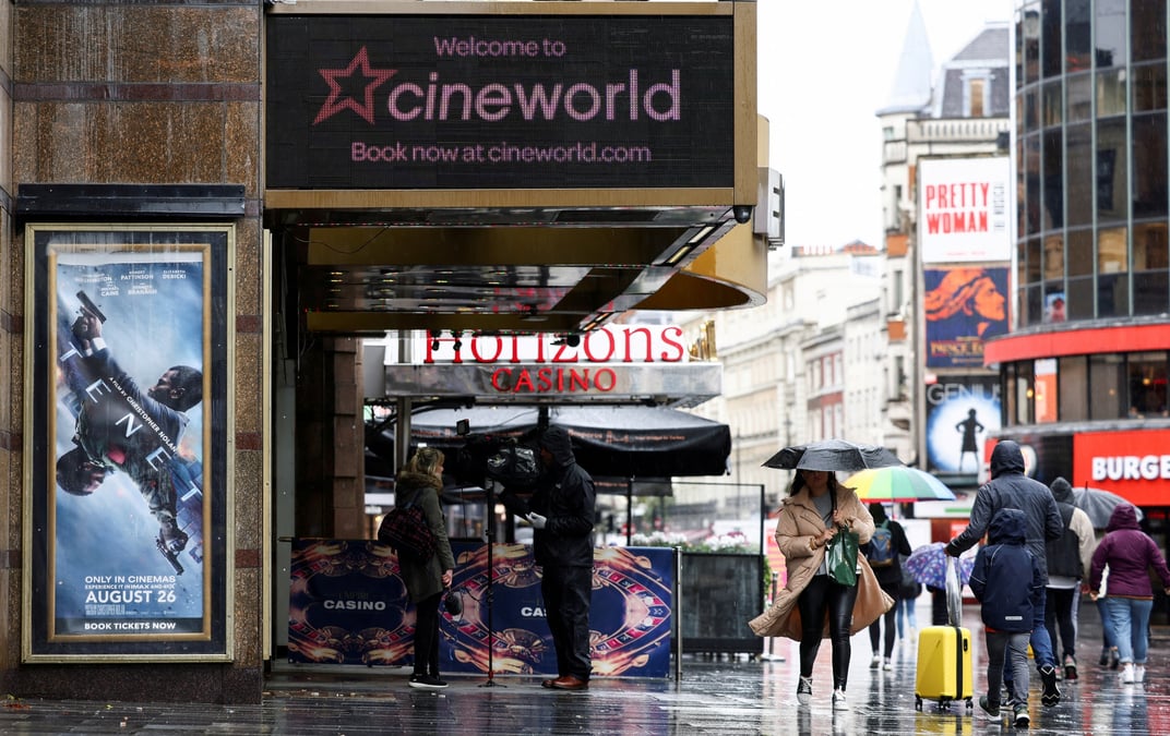 Cineworld envisage de deposer le bilan aux etats-unis