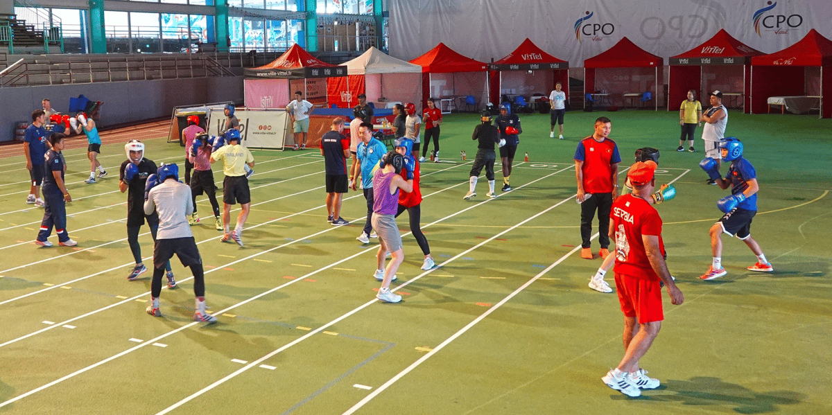 Quarante boxeuses internationales s'entraînent en juillet au Centre de préparation omnisports de Vittel.