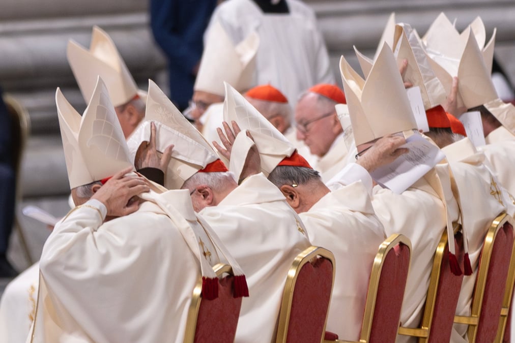 Les parieurs d'aujourd'hui semblent se fier à trois critères : ancienneté, expérience diplomatique et affinités théoriques avec la ligne de conduite de l'Eglise de Rome.