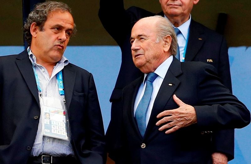 La commission d'ethique de la fifa requiert des sanctions contre platini et blatter