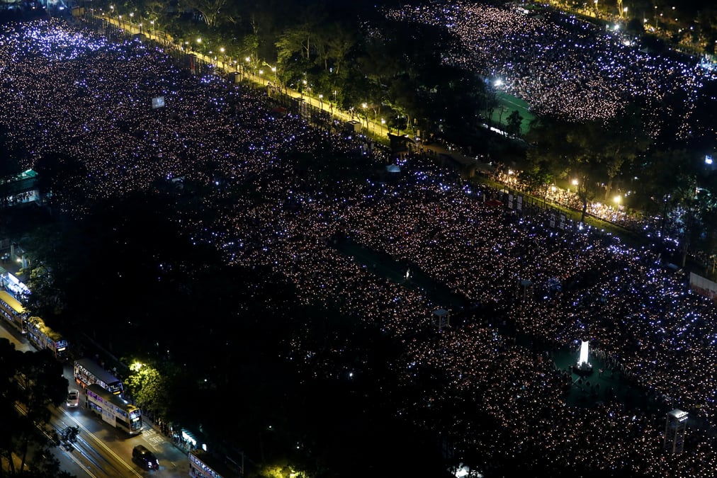 Veillee a la memoire des victimes du printemps de pekin a hong kong
