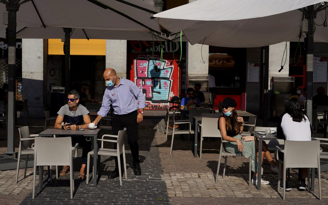 Masque obligatoire et capacites limitees pour les terrasses a madrid