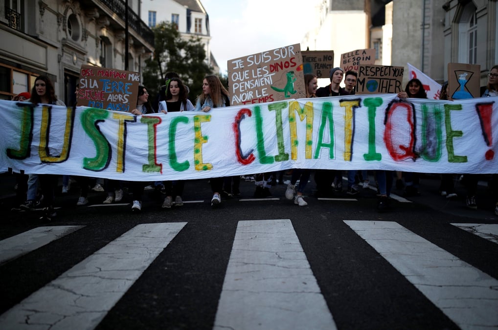 France: l'etat condamne a "reparer le prejudice ecologique" d'ici fin 2022, selon des ong