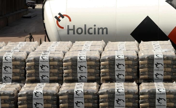 Holcim appele a revoir l'accord de fusion avec lafarge
