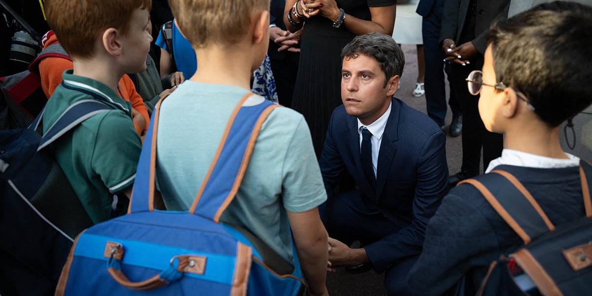 Gabriel Attal était en visite à l'école primaire Jean de la Fontaine lors de la rentrée scolaire à Issy-les-Moulineaux, le 2 septembre 2024.