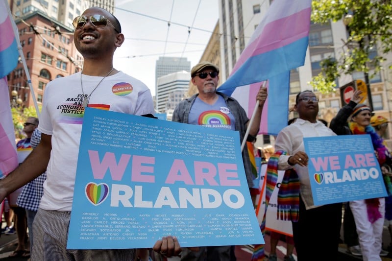 Gay pride en hommage aux victimes de la tuerie d'orlando