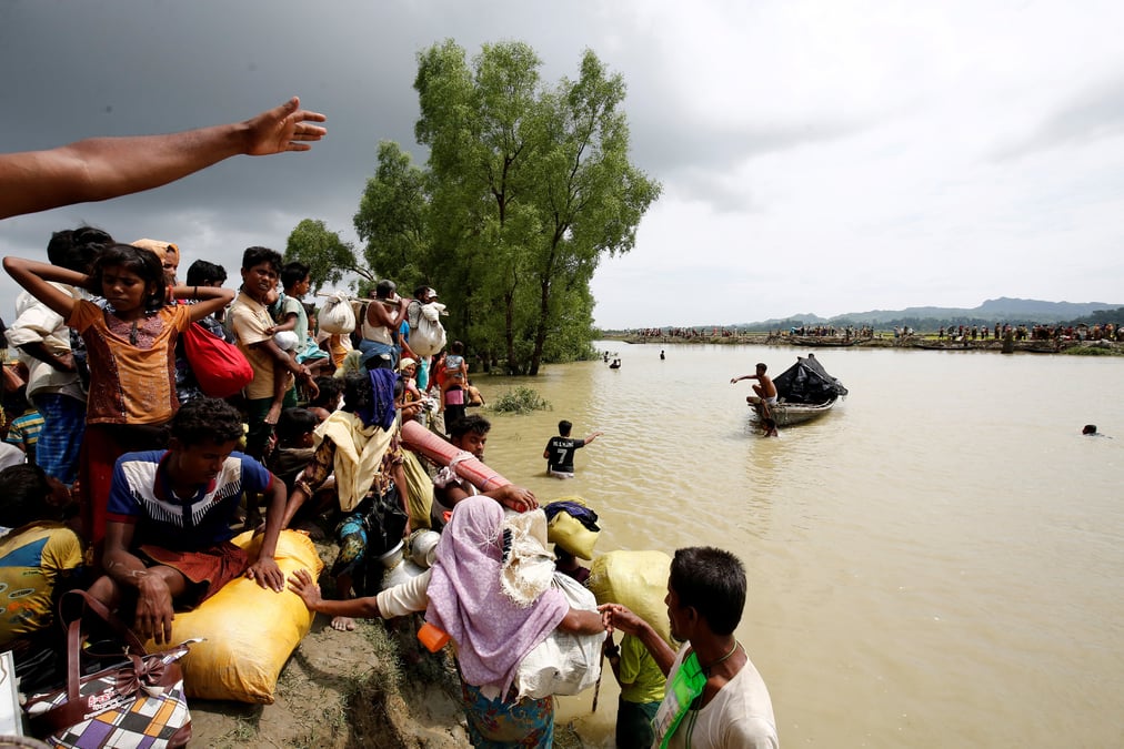 Quelque 270.000 rohingya de birmanie ont fui au bangladesh en deux semaines