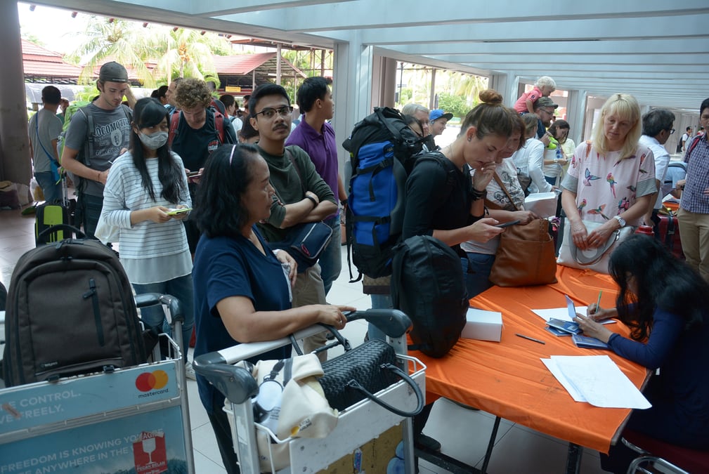L'aeroport de bali en indonesie ferme jusqu'a mercredi matin