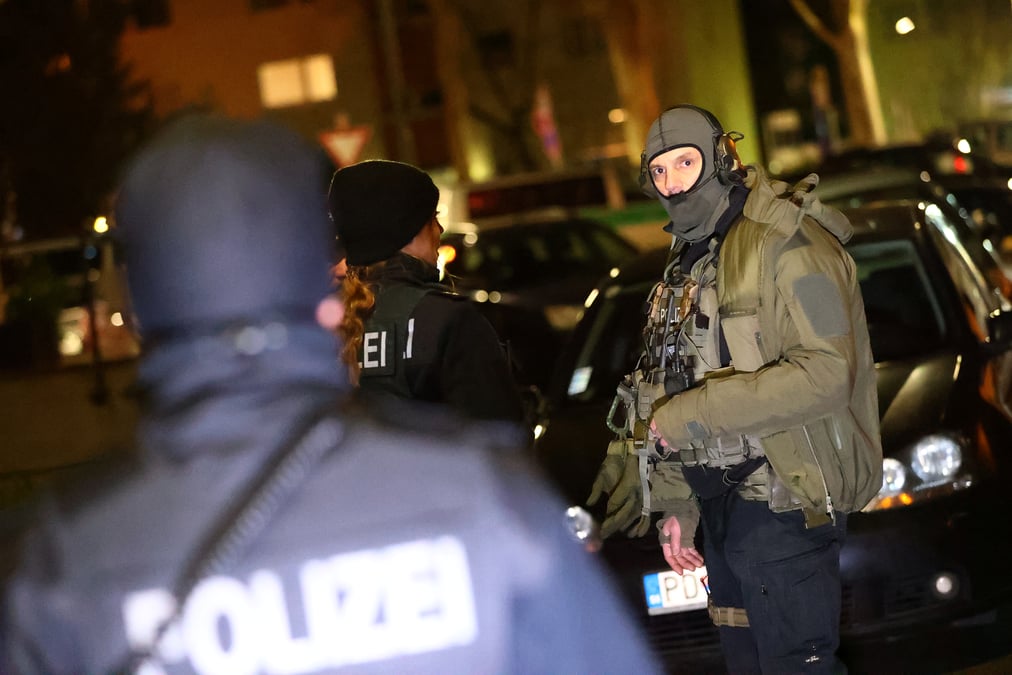 Allemagne: huit personnes tuees dans deux fusillades pres de francfort