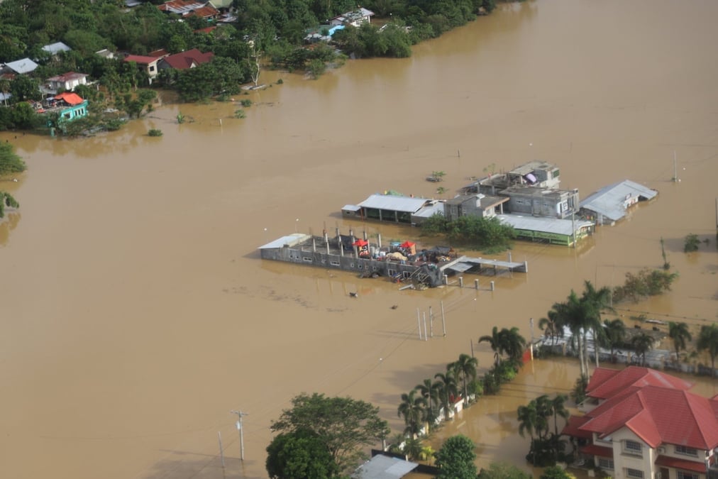 Philippines : des milliers de personnes secourues dans le nord apres le typhon