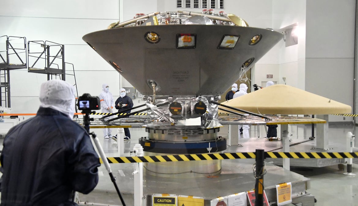 Une fusee atlas 5 decolle de californie avec une sonde pour mars