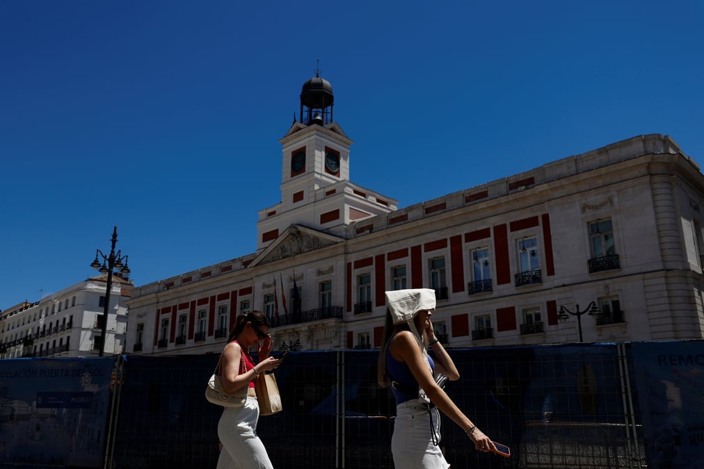 La place puerta del sol a madrid, en espagne