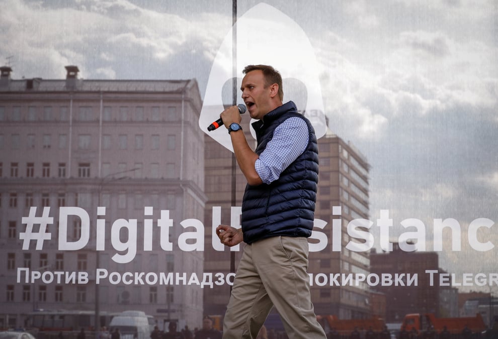 Navalny interpelle a moscou au debut d'une manifestation anti-poutine