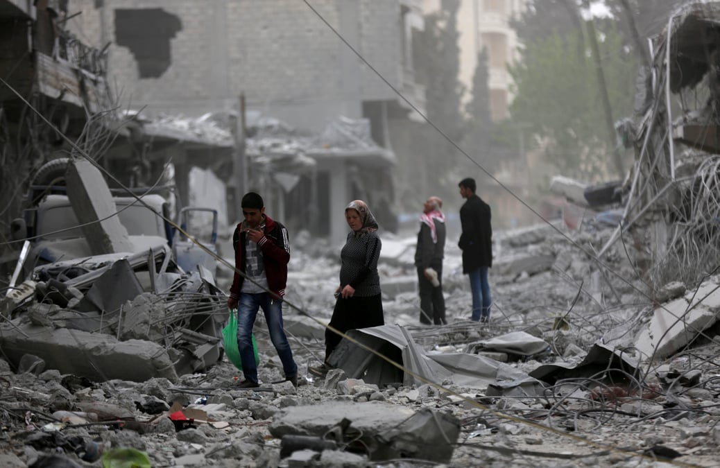 La russie est "enlisee" en syrie, selon bolton