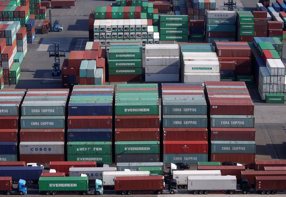 Japon: baisse des exportations pour un cinquieme mois consecutif