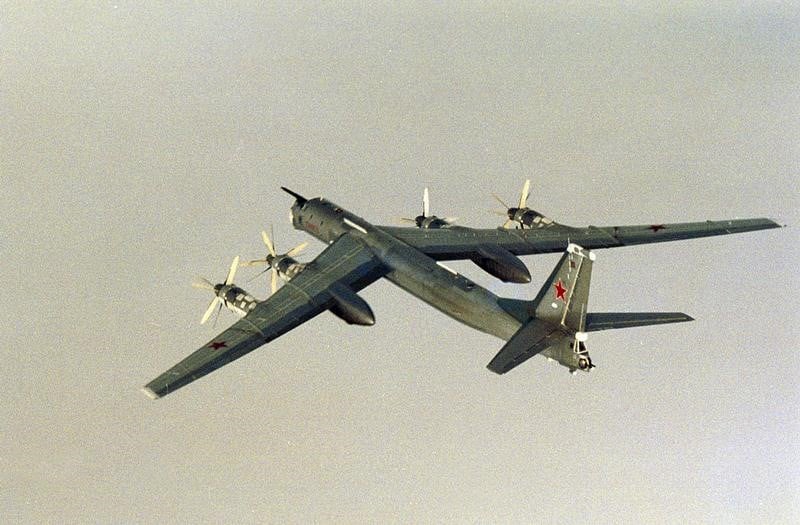 Des avions russes a long rayon d'action bombardent rakka