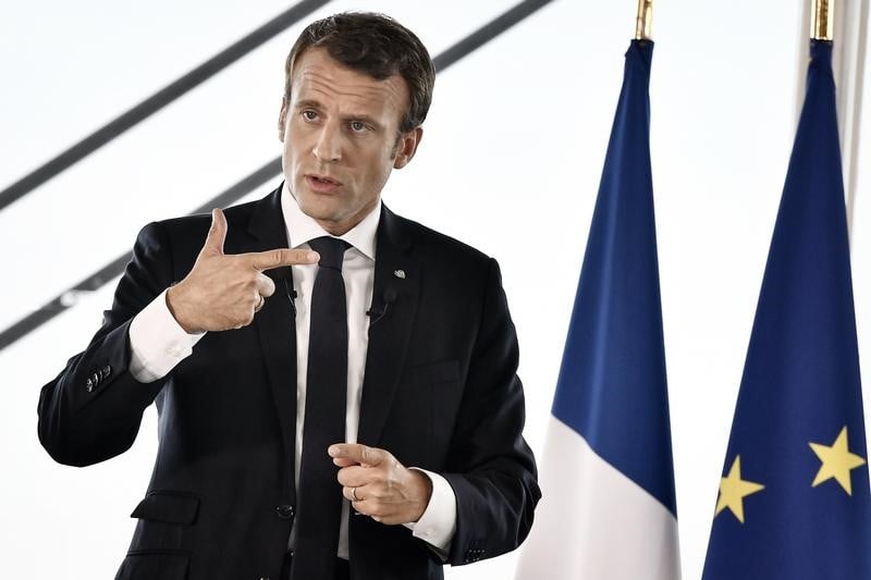 Macron promet de reformer la france sans "rien ceder"
