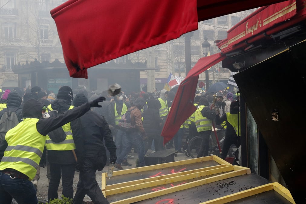 Paris: plan d'urgence demande pour le commerce