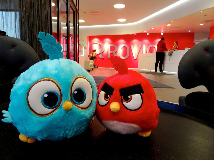 Des peluches angry birds photographiees au siege de rovio a espoo (finlande)