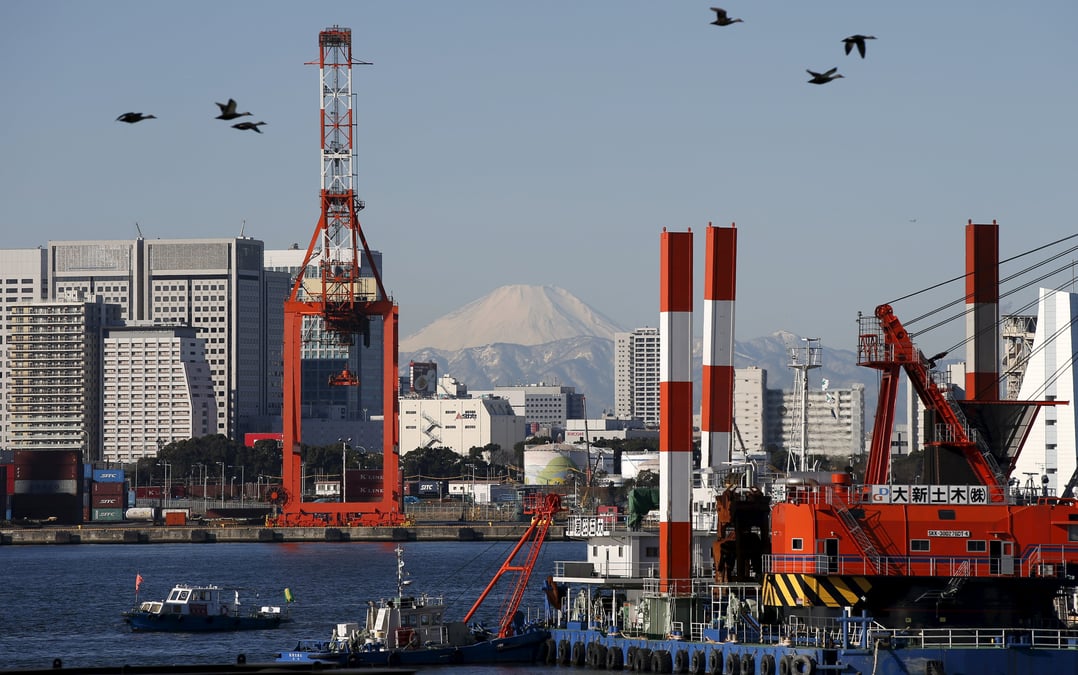 Les exportations du japon baissent plus que prevu